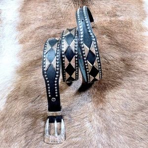 Concho and Black Leather Silvertone Triangle
Studded Western Belt 36